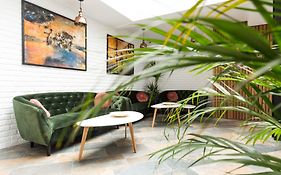 Upperhouse Suites & More